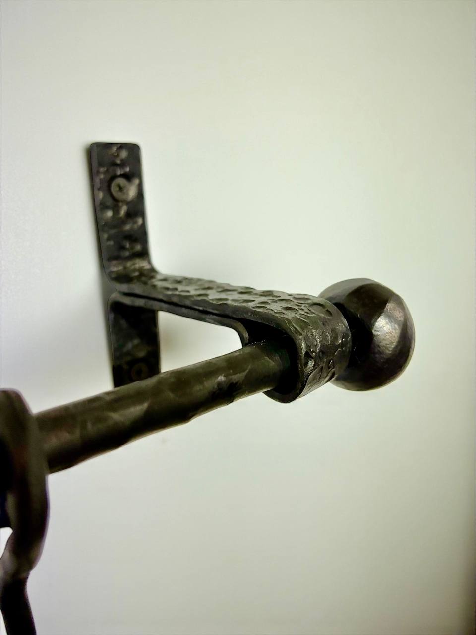 Hand-Forged Iron Kitchen Rack with Hooks,Heavy Duty Wrought Iron Pot and Pan Rail, Wall Mounted Utensil Holder, Custom Length 20–80 in
