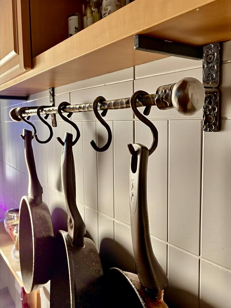 Hand-Forged Iron Kitchen Rack with Hooks,Heavy Duty Wrought Iron Pot and Pan Rail, Wall Mounted Utensil Holder, Custom Length 20–80 in