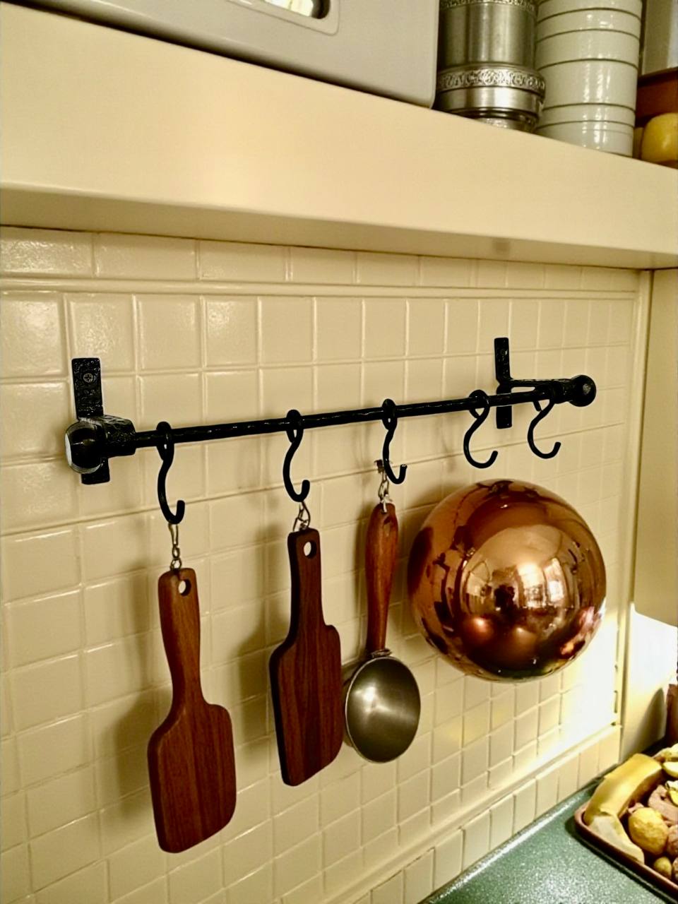 Hand-Forged Iron Kitchen Rack with Hooks,Heavy Duty Wrought Iron Pot and Pan Rail, Wall Mounted Utensil Holder, Custom Length 20–80 in