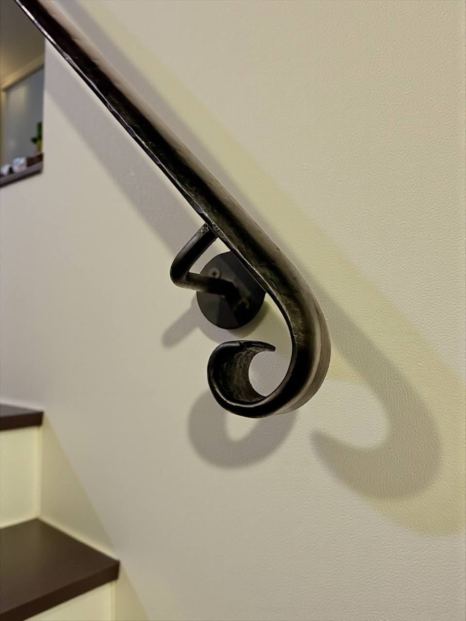 Forged Stair Handrail,Handmade Steel Wall Rail,Heavy-Duty Forged Handrail,Premium Wall-Mounted Railing,Classic Design,Custom Lengths