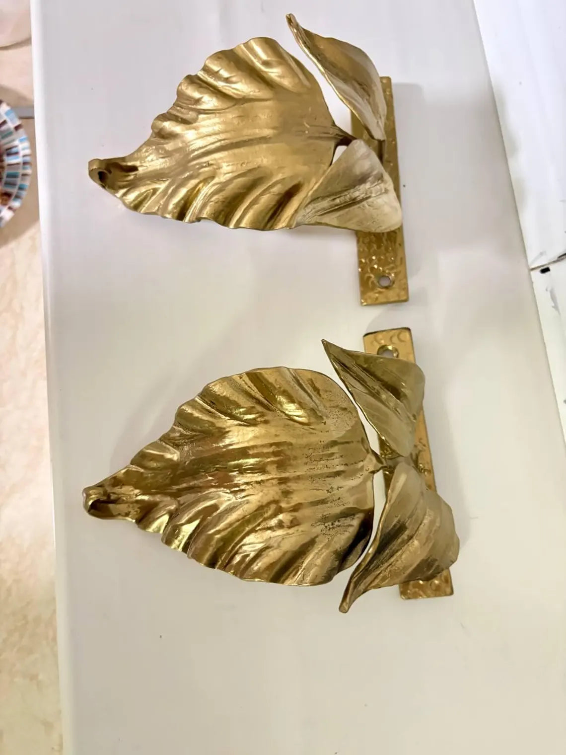 Curtain hook - Wrought Iron Curtain Tieback Leaf – Hand-Forged Drapery Holder – Gold, Bronze, Black with Patina – Set of 1 or 2