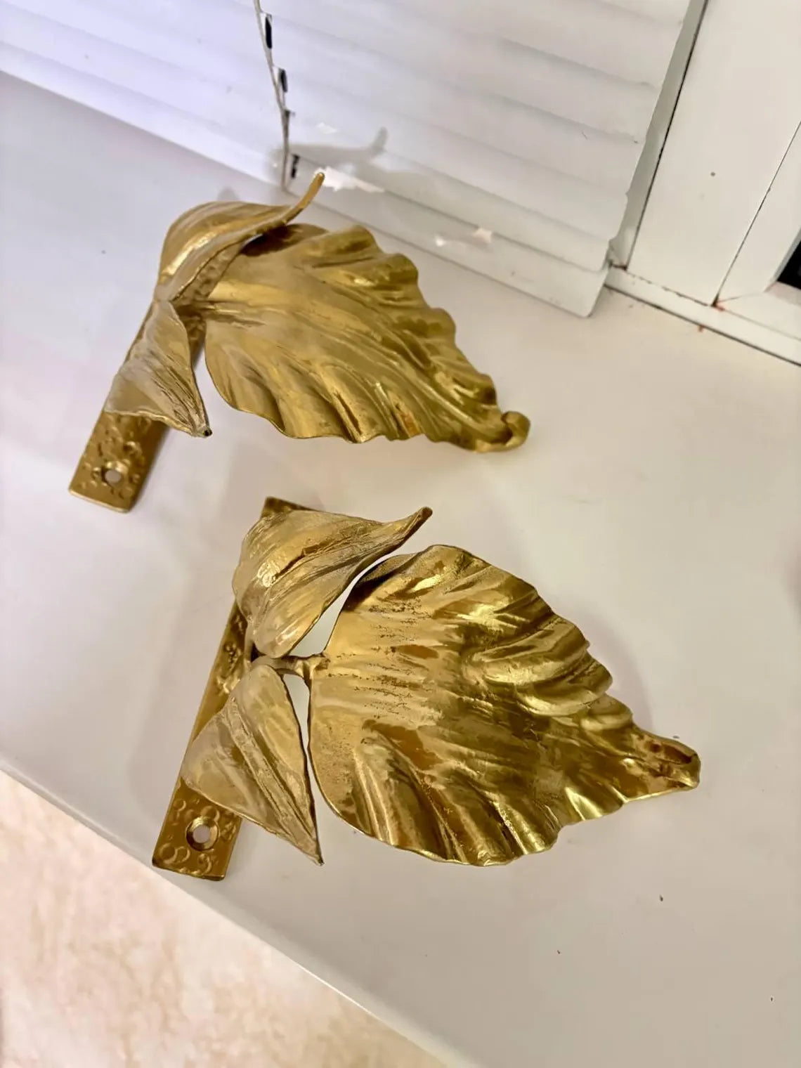 Curtain hook - Wrought Iron Curtain Tieback Leaf – Hand-Forged Drapery Holder – Gold, Bronze, Black with Patina – Set of 1 or 2