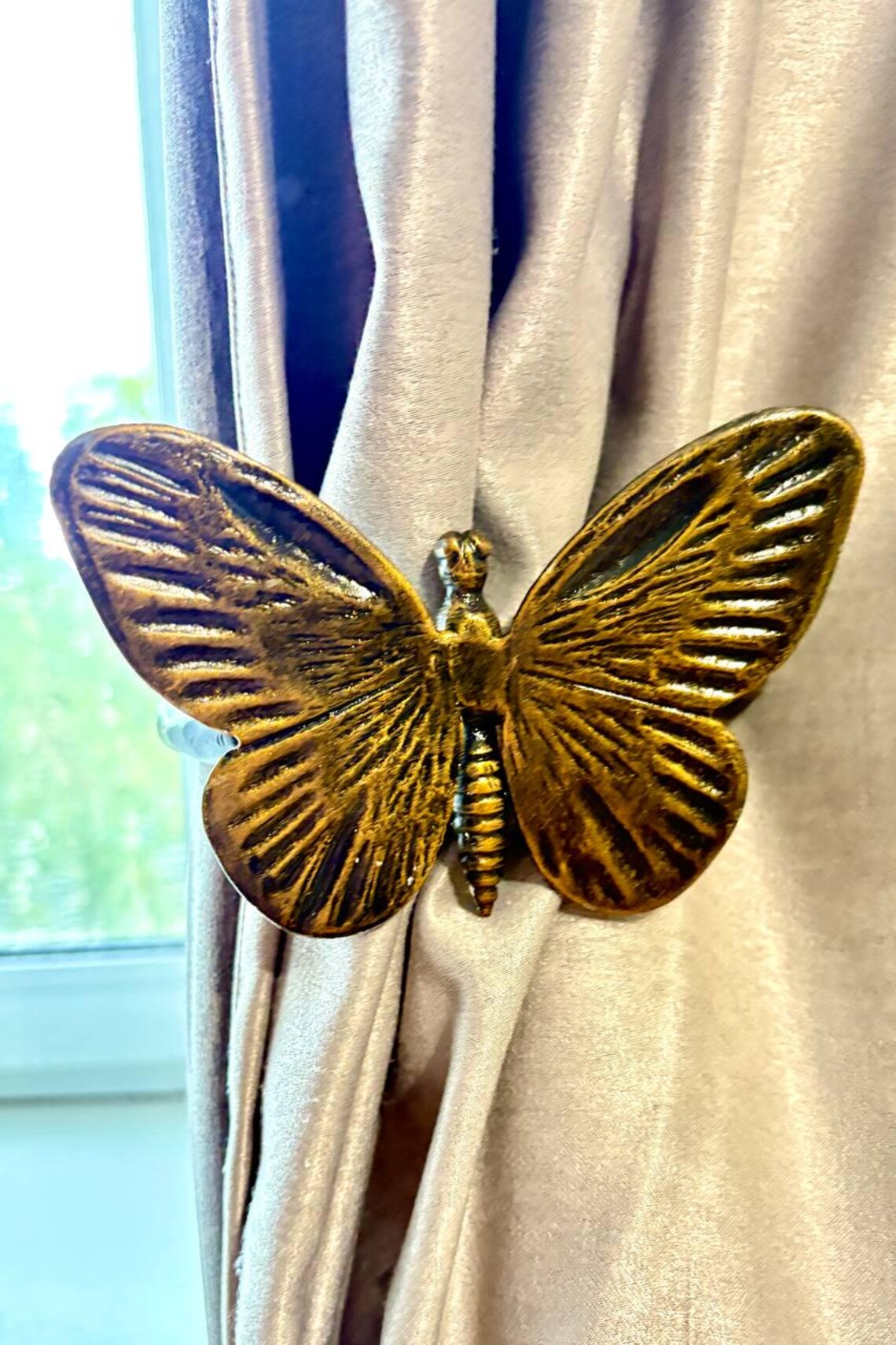 Handmade metal curtain ties, wall-mounted curtain ties, curtain holder - elegant and charming design, butterfly-shaped curtain hooks