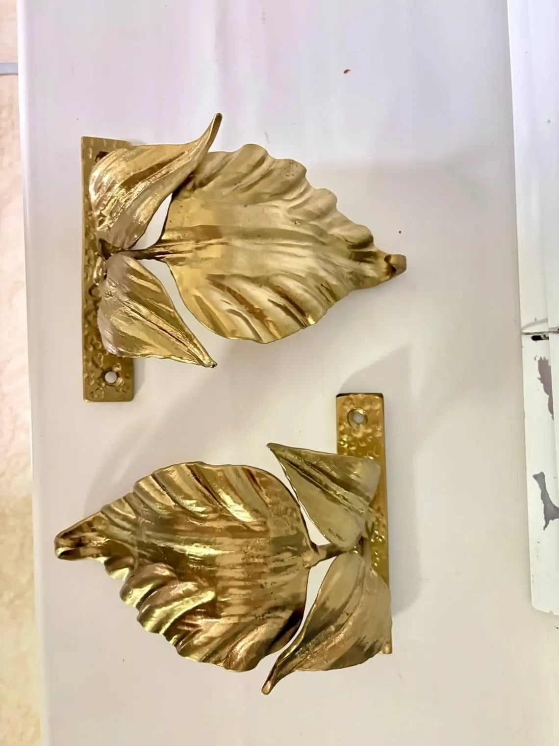 Curtain hook - Wrought Iron Curtain Tieback Leaf – Hand-Forged Drapery Holder – Gold, Bronze, Black with Patina – Set of 1 or 2