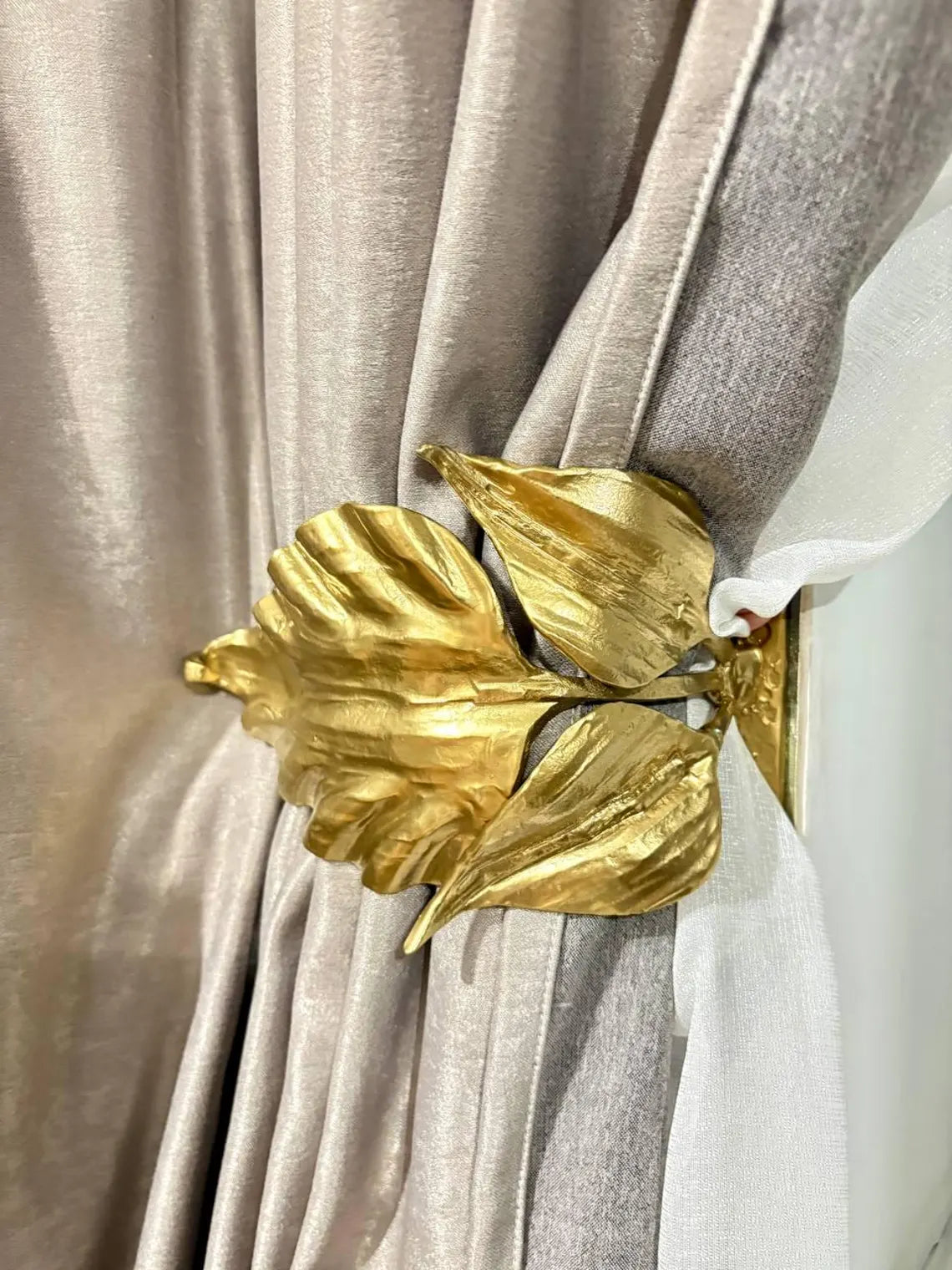 Curtain hook - Wrought Iron Curtain Tieback Leaf – Hand-Forged Drapery Holder – Gold, Bronze, Black with Patina – Set of 1 or 2