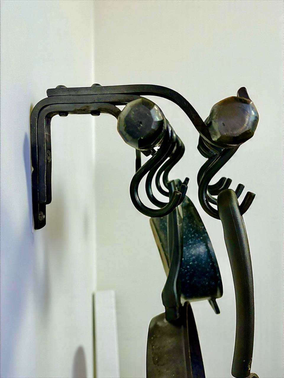 Forged Wall-Mounted Kitchen Rail in Amish & Farmhouse Style,Rustic Double Iron Pipe Ø22 mm,Hand-Forged Country Kitchen Decor