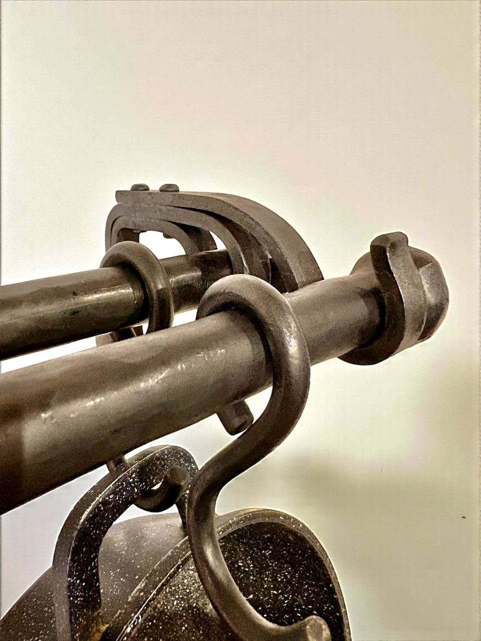 Forged Wall-Mounted Kitchen Rail in Amish & Farmhouse Style,Rustic Double Iron Pipe Ø22 mm,Hand-Forged Country Kitchen Decor