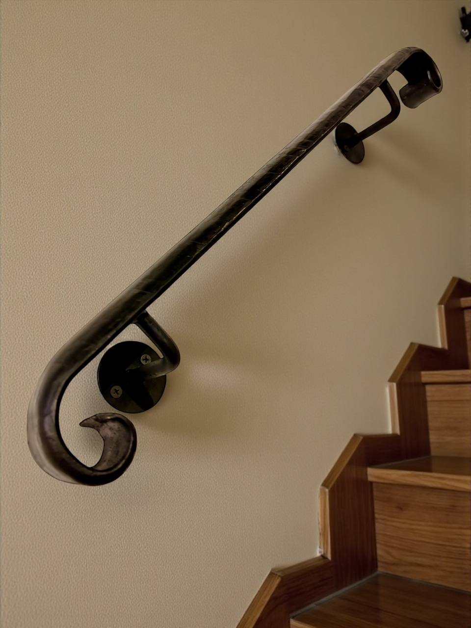 Forged Stair Handrail,Handmade Steel Wall Rail,Heavy-Duty Forged Handrail,Premium Wall-Mounted Railing,Classic Design,Custom Lengths