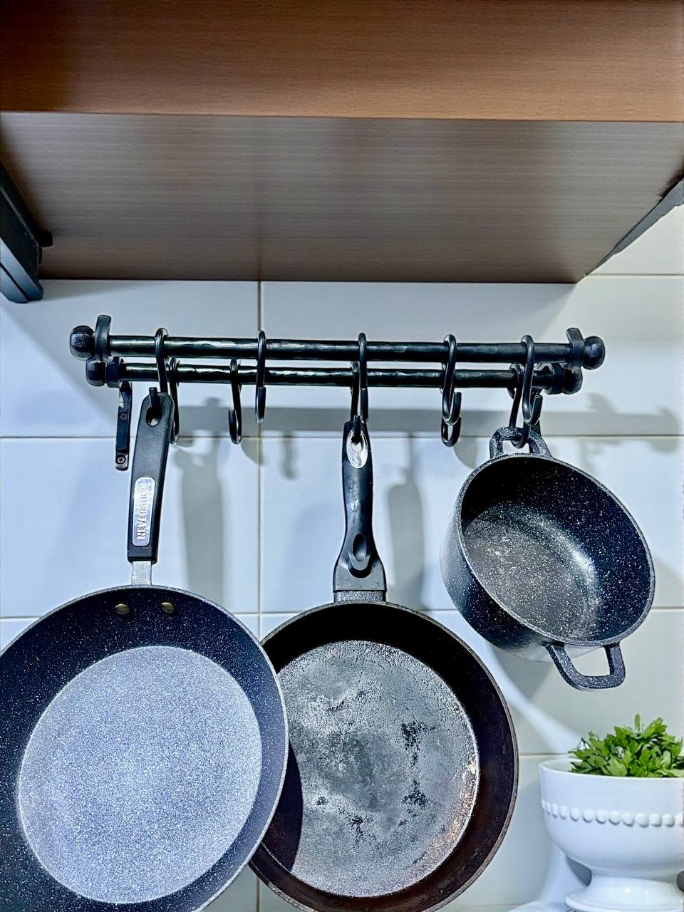 Forged Wall-Mounted Kitchen Rail in Amish & Farmhouse Style,Rustic Double Iron Pipe Ø22 mm,Hand-Forged Country Kitchen Decor