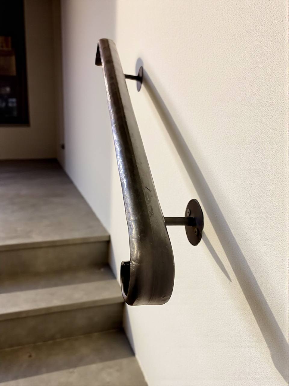 Forged Stair Handrail,Handmade Steel Wall Rail,Heavy-Duty Forged Handrail,Premium Wall-Mounted Railing,Classic Design,Custom Lengths