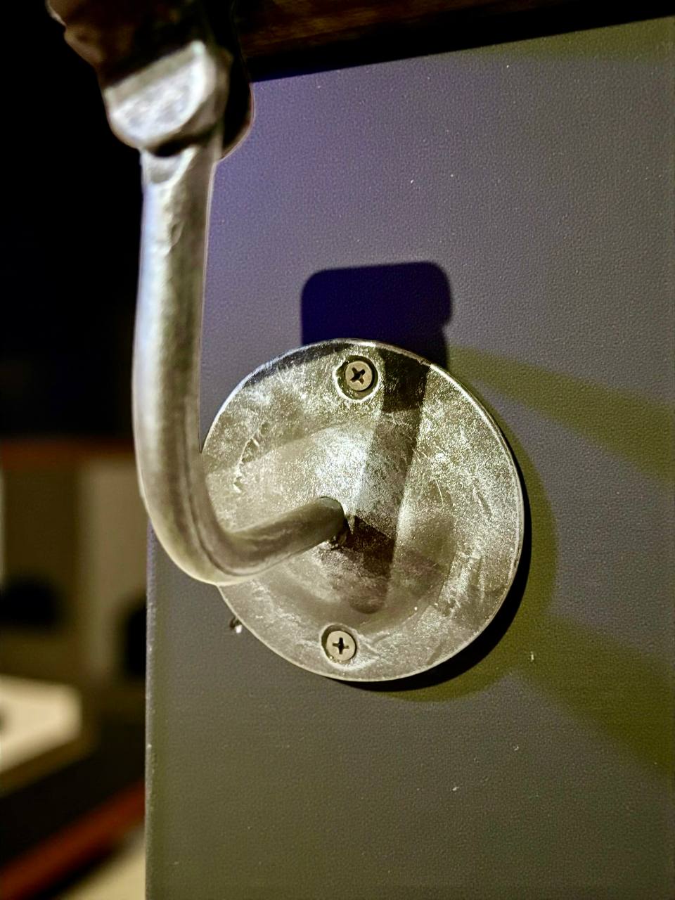 Modern loft forged handrail – minimalist steel railing for interior stairs, hammer-textured metal wall handrail made from solid 2-inch (50 mm) strap,industrial blacksmith art railing,custom size available